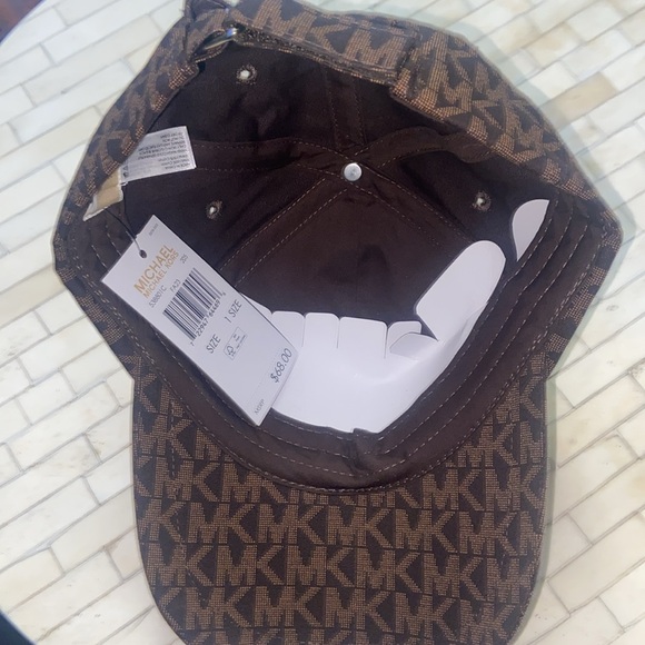 Michael Kors cap - Picture 6 of 9